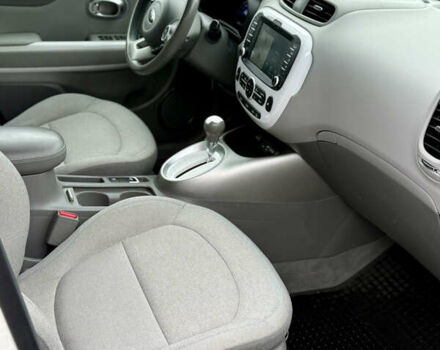 Киа Soul 2018 в Житомире на Automoto.ua Белый Киа Soul, объемом двигателя 0 л и пробегом 90 тыс. км за 11200 $, фото 14 на Automoto.ua