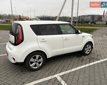 Белый Киа Soul, объемом двигателя 0 л и пробегом 95 тыс. км за 10500 $, фото 5 на Automoto.ua