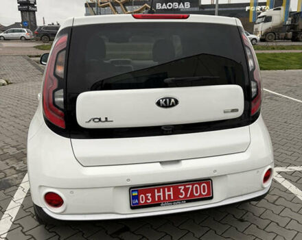 Белый Киа Soul, объемом двигателя 0 л и пробегом 95 тыс. км за 10500 $, фото 8 на Automoto.ua