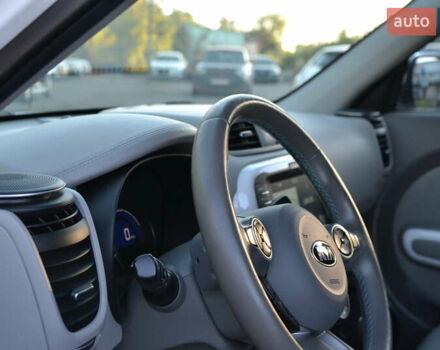 Білий Кіа Soul, об'ємом двигуна 0 л та пробігом 74 тис. км за 11500 $, фото 14 на Automoto.ua