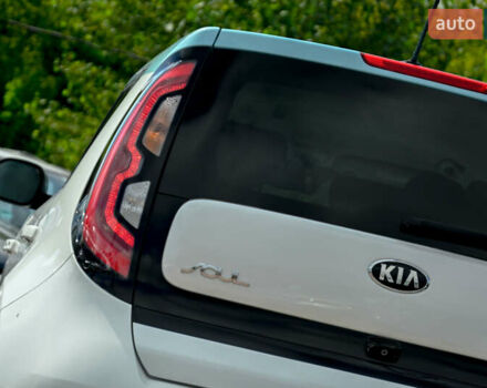 Белый Киа Soul, объемом двигателя 0 л и пробегом 112 тыс. км за 10999 $, фото 9 на Automoto.ua
