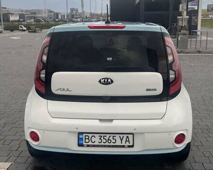 Білий Кіа Soul, об'ємом двигуна 0 л та пробігом 100 тис. км за 11500 $, фото 6 на Automoto.ua