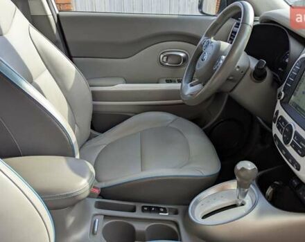 Білий Кіа Soul, об'ємом двигуна 0 л та пробігом 51 тис. км за 11800 $, фото 15 на Automoto.ua