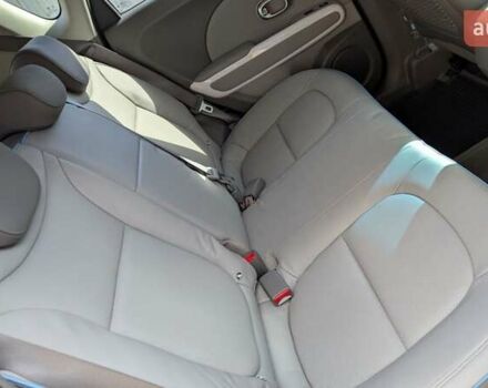 Білий Кіа Soul, об'ємом двигуна 0 л та пробігом 51 тис. км за 11800 $, фото 10 на Automoto.ua