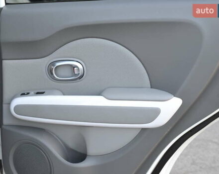 Білий Кіа Soul, об'ємом двигуна 0 л та пробігом 74 тис. км за 11500 $, фото 20 на Automoto.ua