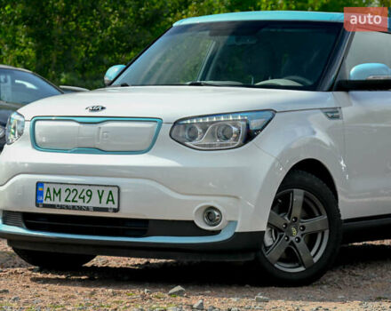 Белый Киа Soul, объемом двигателя 0 л и пробегом 112 тыс. км за 10999 $, фото 6 на Automoto.ua