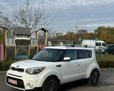 Белый Киа Soul, объемом двигателя 2 л и пробегом 117 тыс. км за 10699 $, фото 2 на Automoto.ua