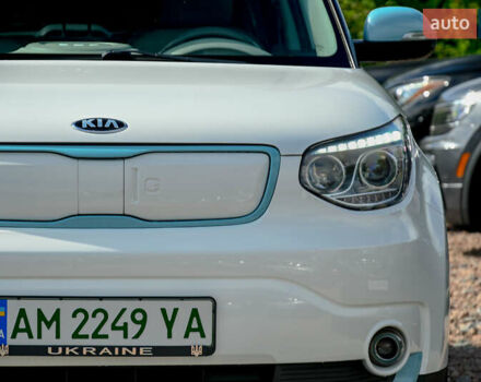 Белый Киа Soul, объемом двигателя 0 л и пробегом 112 тыс. км за 10999 $, фото 4 на Automoto.ua