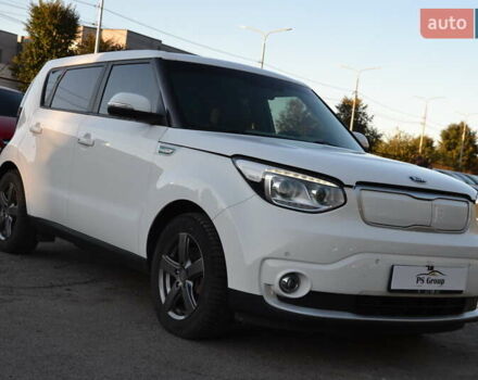 Білий Кіа Soul, об'ємом двигуна 0 л та пробігом 74 тис. км за 11500 $, фото 4 на Automoto.ua