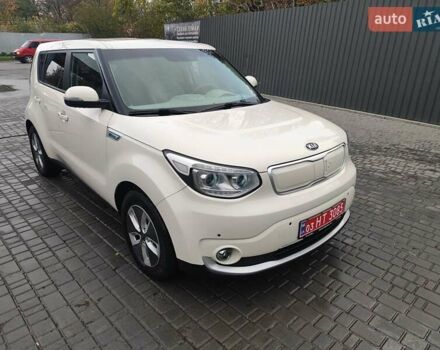 Білий Кіа Soul, об'ємом двигуна 0 л та пробігом 90 тис. км за 12000 $, фото 10 на Automoto.ua