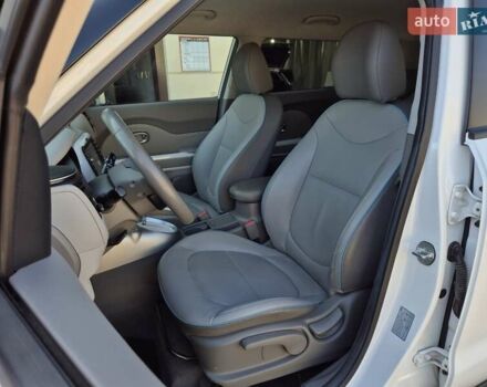 Белый Киа Soul, объемом двигателя 0 л и пробегом 38 тыс. км за 12999 $, фото 24 на Automoto.ua