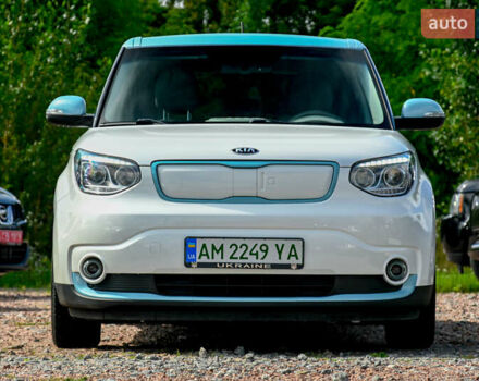 Белый Киа Soul, объемом двигателя 0 л и пробегом 112 тыс. км за 10999 $, фото 2 на Automoto.ua