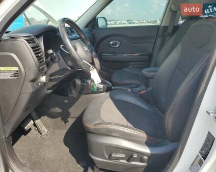 Белый Киа Soul, объемом двигателя 1.6 л и пробегом 30 тыс. км за 2700 $, фото 6 на Automoto.ua
