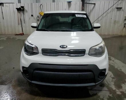 Белый Киа Soul, объемом двигателя 1.6 л и пробегом 75 тыс. км за 1400 $, фото 4 на Automoto.ua
