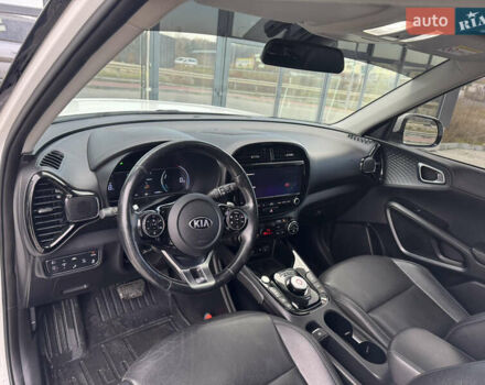 Белый Киа Soul, объемом двигателя 0 л и пробегом 122 тыс. км за 16300 $, фото 39 на Automoto.ua