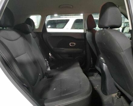 Белый Киа Soul, объемом двигателя 1.6 л и пробегом 75 тыс. км за 1400 $, фото 10 на Automoto.ua