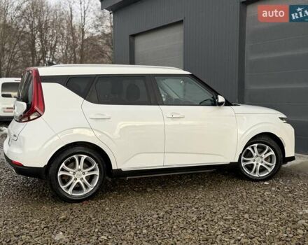 Білий Кіа Soul, об'ємом двигуна 0 л та пробігом 90 тис. км за 16100 $, фото 21 на Automoto.ua