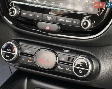 Білий Кіа Soul, об'ємом двигуна 0 л та пробігом 90 тис. км за 16100 $, фото 36 на Automoto.ua