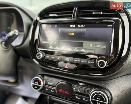 Білий Кіа Soul, об'ємом двигуна 0 л та пробігом 90 тис. км за 16100 $, фото 34 на Automoto.ua