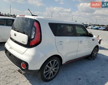 Белый Киа Soul, объемом двигателя 1.6 л и пробегом 30 тыс. км за 2700 $, фото 2 на Automoto.ua