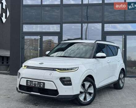 Белый Киа Soul, объемом двигателя 0 л и пробегом 122 тыс. км за 16300 $, фото 2 на Automoto.ua