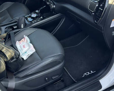 Белый Киа Soul, объемом двигателя 0 л и пробегом 147 тыс. км за 16999 $, фото 24 на Automoto.ua