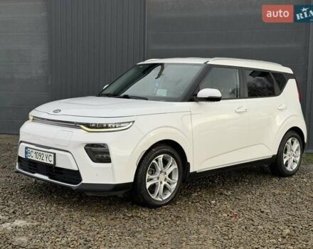 Білий Кіа Soul, об'ємом двигуна 0 л та пробігом 90 тис. км за 16100 $, фото 7 на Automoto.ua