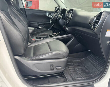 Белый Киа Soul, объемом двигателя 0 л и пробегом 122 тыс. км за 16300 $, фото 48 на Automoto.ua