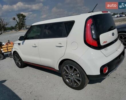 Белый Киа Soul, объемом двигателя 1.6 л и пробегом 30 тыс. км за 2700 $, фото 1 на Automoto.ua