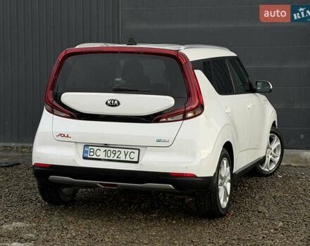 Білий Кіа Soul, об'ємом двигуна 0 л та пробігом 90 тис. км за 16100 $, фото 20 на Automoto.ua