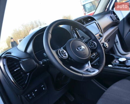 Білий Кіа Soul, об'ємом двигуна 0 л та пробігом 87 тис. км за 16150 $, фото 35 на Automoto.ua