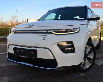 Білий Кіа Soul, об'ємом двигуна 0 л та пробігом 87 тис. км за 16150 $, фото 2 на Automoto.ua