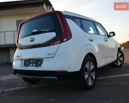 Білий Кіа Soul, об'ємом двигуна 0 л та пробігом 87 тис. км за 16150 $, фото 33 на Automoto.ua
