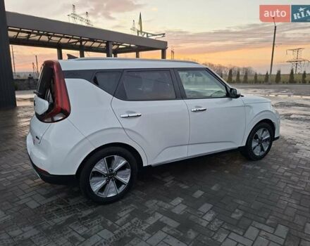 Белый Киа Soul, объемом двигателя 0 л и пробегом 147 тыс. км за 17700 $, фото 5 на Automoto.ua