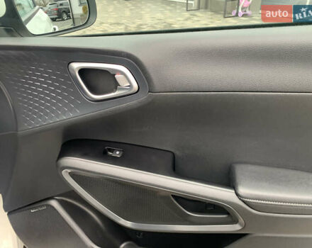 Білий Кіа Soul, об'ємом двигуна 0 л та пробігом 152 тис. км за 18999 $, фото 40 на Automoto.ua