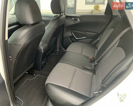 Білий Кіа Soul, об'ємом двигуна 0 л та пробігом 152 тис. км за 18999 $, фото 33 на Automoto.ua