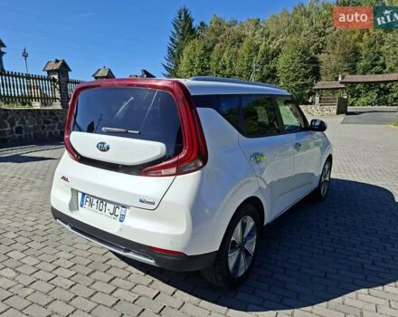 Белый Киа Soul, объемом двигателя 0 л и пробегом 146 тыс. км за 17800 $, фото 7 на Automoto.ua