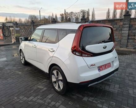 Белый Киа Soul, объемом двигателя 0 л и пробегом 147 тыс. км за 17700 $, фото 7 на Automoto.ua