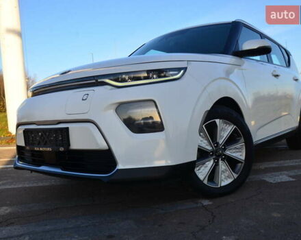Білий Кіа Soul, об'ємом двигуна 0 л та пробігом 87 тис. км за 16150 $, фото 5 на Automoto.ua