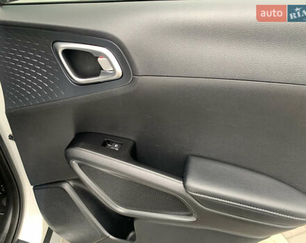 Білий Кіа Soul, об'ємом двигуна 0 л та пробігом 152 тис. км за 18999 $, фото 38 на Automoto.ua