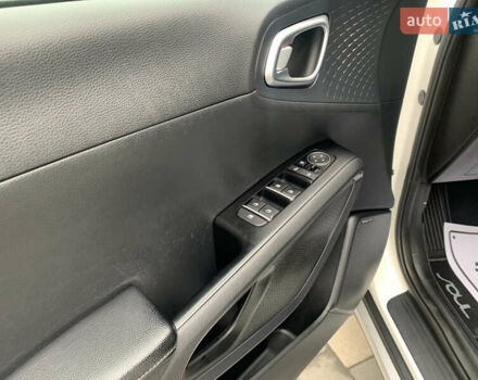 Білий Кіа Soul, об'ємом двигуна 0 л та пробігом 152 тис. км за 18999 $, фото 29 на Automoto.ua