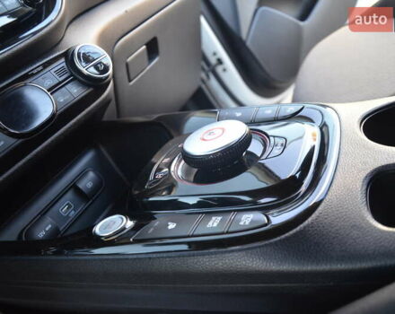 Білий Кіа Soul, об'ємом двигуна 0 л та пробігом 87 тис. км за 16150 $, фото 39 на Automoto.ua