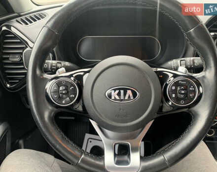 Білий Кіа Soul, об'ємом двигуна 0 л та пробігом 152 тис. км за 18999 $, фото 50 на Automoto.ua