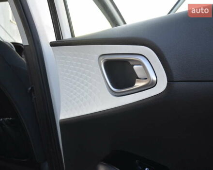 Білий Кіа Soul, об'ємом двигуна 0 л та пробігом 87 тис. км за 16150 $, фото 57 на Automoto.ua