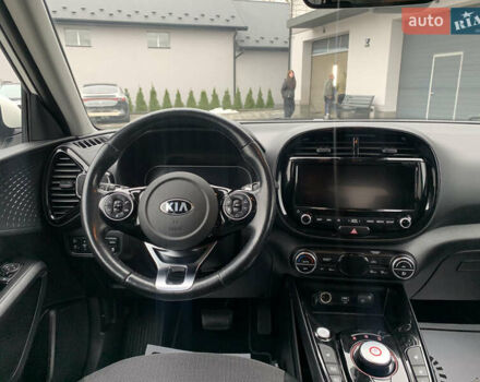 Білий Кіа Soul, об'ємом двигуна 0 л та пробігом 152 тис. км за 18999 $, фото 47 на Automoto.ua