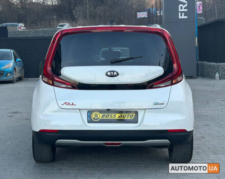 Белый Киа Soul, объемом двигателя 67 л и пробегом 28 тыс. км за 21500 $, фото 4 на Automoto.ua