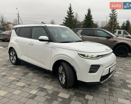 Білий Кіа Soul, об'ємом двигуна 0 л та пробігом 152 тис. км за 18999 $, фото 17 на Automoto.ua