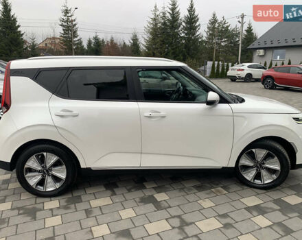 Білий Кіа Soul, об'ємом двигуна 0 л та пробігом 152 тис. км за 18999 $, фото 14 на Automoto.ua