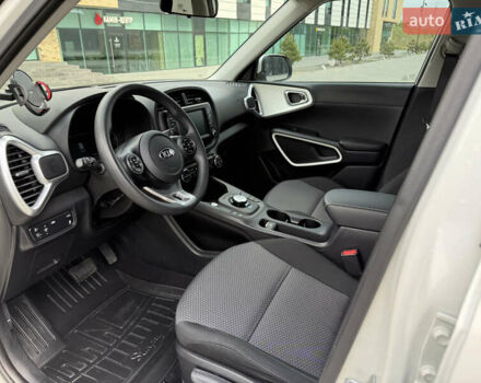 Белый Киа Soul, объемом двигателя 0 л и пробегом 70 тыс. км за 18200 $, фото 9 на Automoto.ua