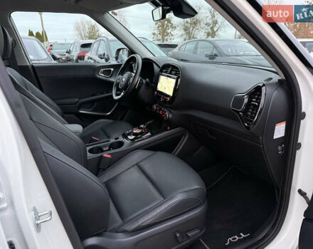 Белый Киа Soul, объемом двигателя 0 л и пробегом 26 тыс. км за 21500 $, фото 110 на Automoto.ua